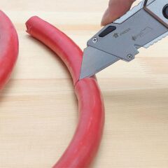 WORKPRO WP211012 Ağır Hizmet Alüminyum Gövde Katlanır Rötuş Maket Bıçağı + 10 Adet Yedek Bıçak