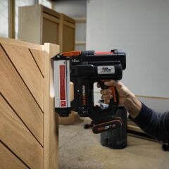 WORX WX842.9 20Volt 15-50mm Profesyonel Şarjlı Çivi Çakma Makinesi + 2700 Adet Yedek Çivi (Akü Dahil Değildir)